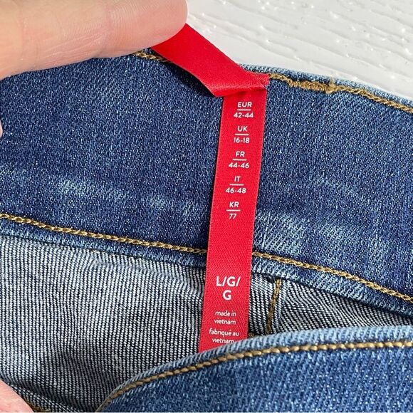 SPANX Flare Jeans in Vintage Indigo Blue Size LARGE Denim 20456R Pull On - Picture 6 of 8